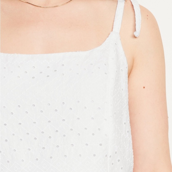 NWT Old Navy Cami White Eyelet Crop Top Size 3X - Picture 4 of 11